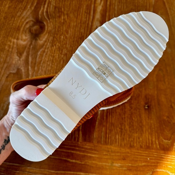 NEW camel colored NYDJ Okoa bow loafers 8.5M - Picture 9 of 12